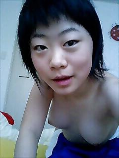 13P Japanese teen shots her own nude.