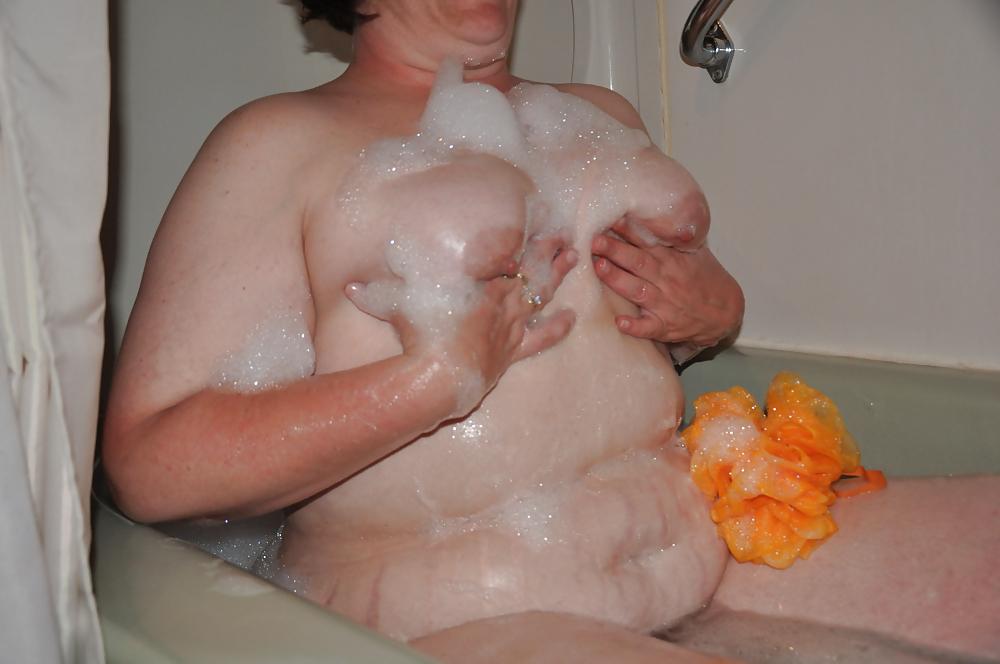 5P Playful bbw in the bath