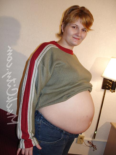10P 8 Months pregnant Mary.