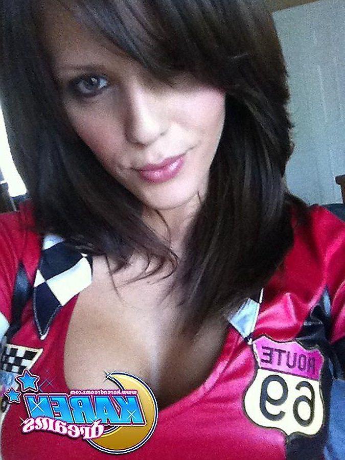 20P Pictures of teen hottie Karen Dreams taking hot pics of herself