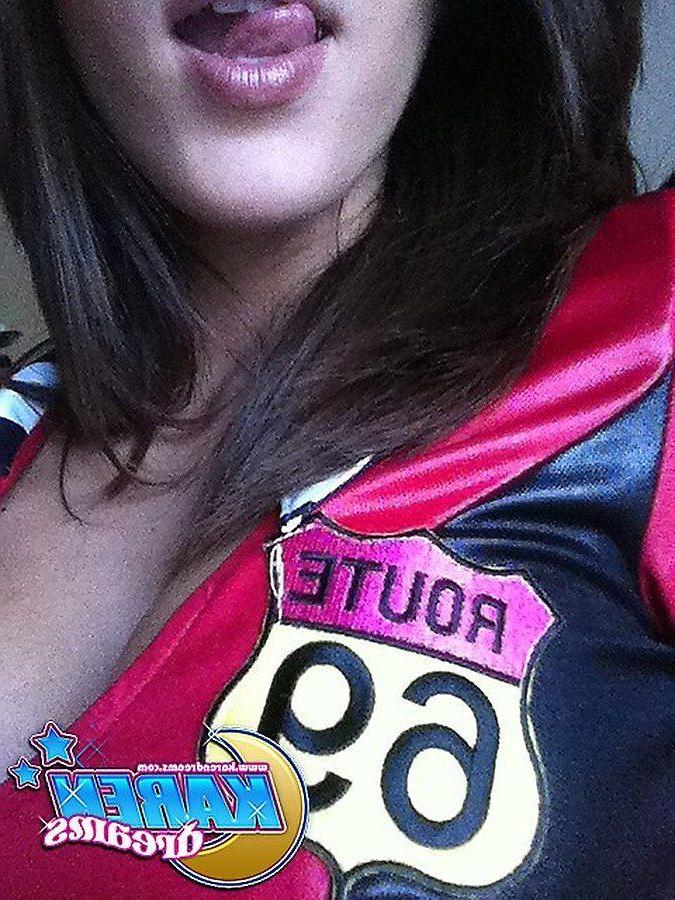 20P Pictures of teen hottie Karen Dreams taking hot pics of herself