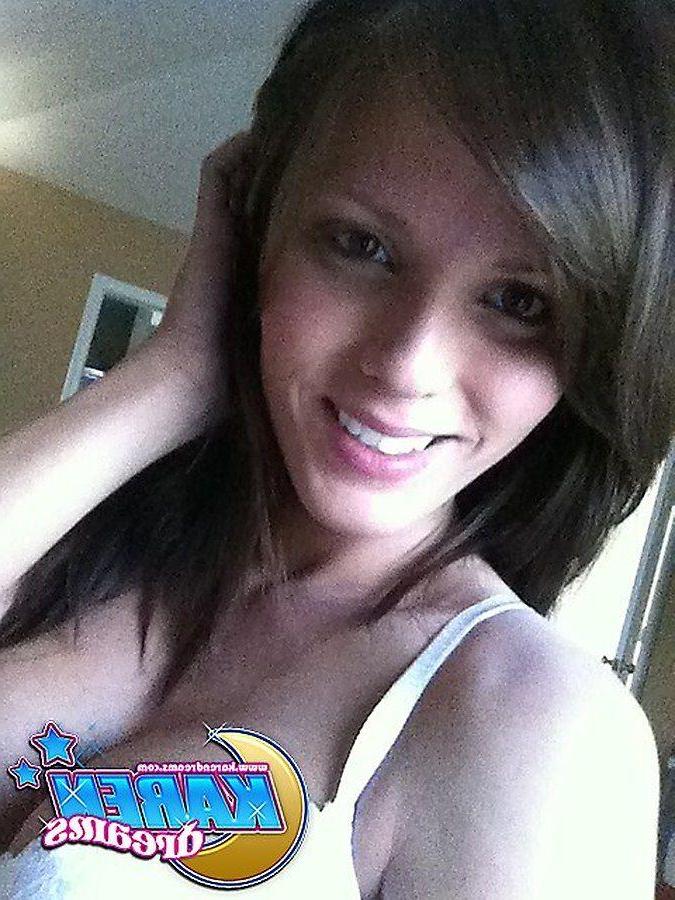 20P Photos de la jeune Karen Dreams prenant des photos torrides d'elle-même