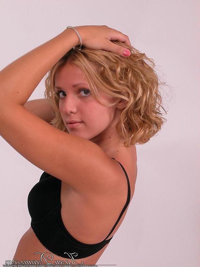 20P Pictures of teen babe Karen Dreams being a naughty girl