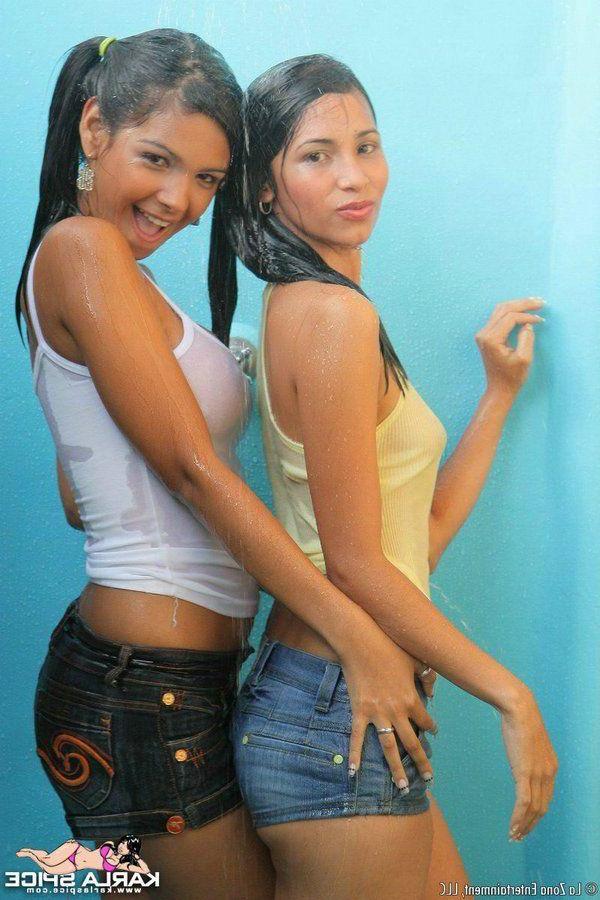 15P Pictures of teen hottie Karla Spice making out with her girlfriend