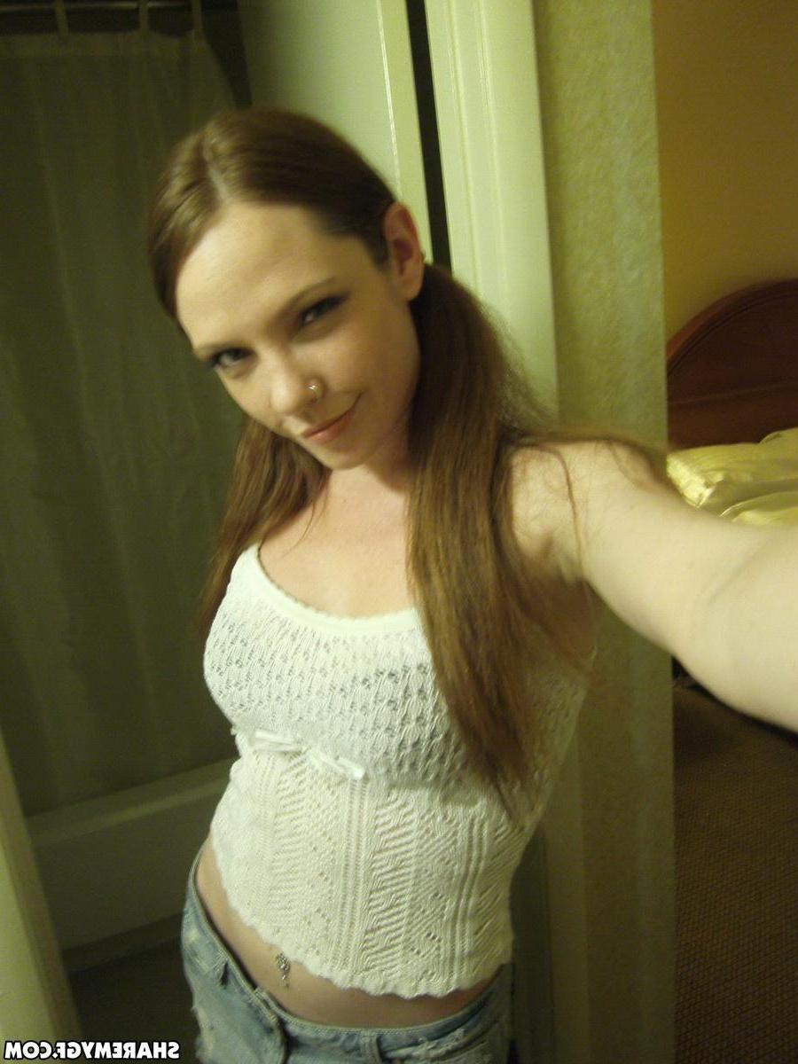 12P Perky girlfriend shows off her perfect tits as she takes selfshot pictures