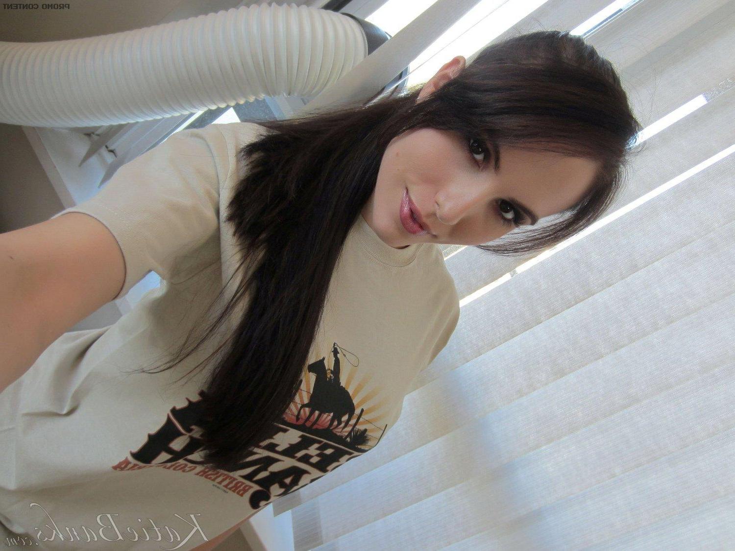 15P Pictures of Katie Banks showing you her big boobs and round ass