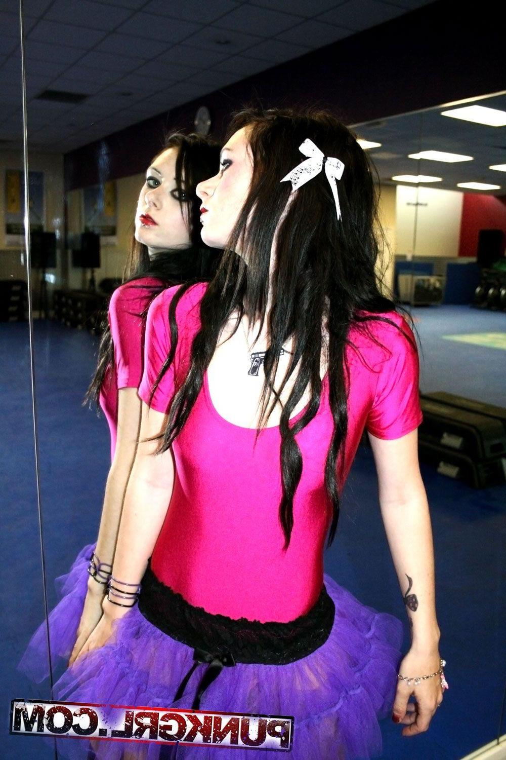 20P Pictures of punk girl Kitten Pink looking hot in the dance studio