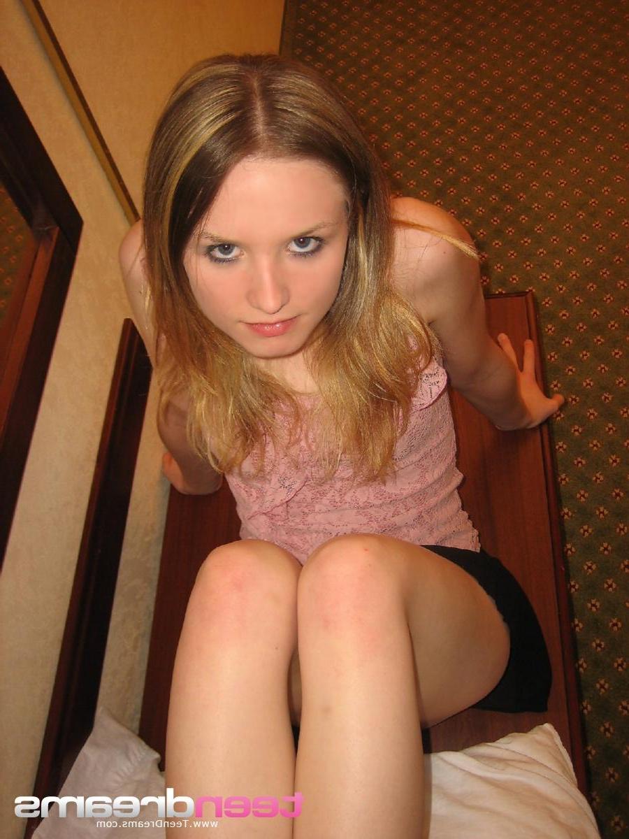 15P Teen hottie Kitty Kim strips naked for you in the hotel room