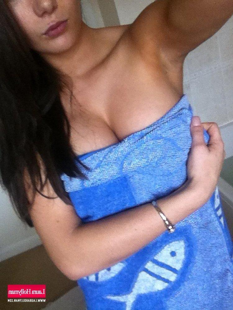 12P Laura Hollyman gets naked for you in the bath