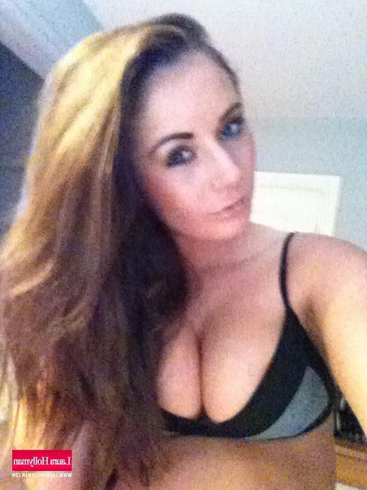 12P Laura Hollyman strips her tight bra and joggers to give you a show