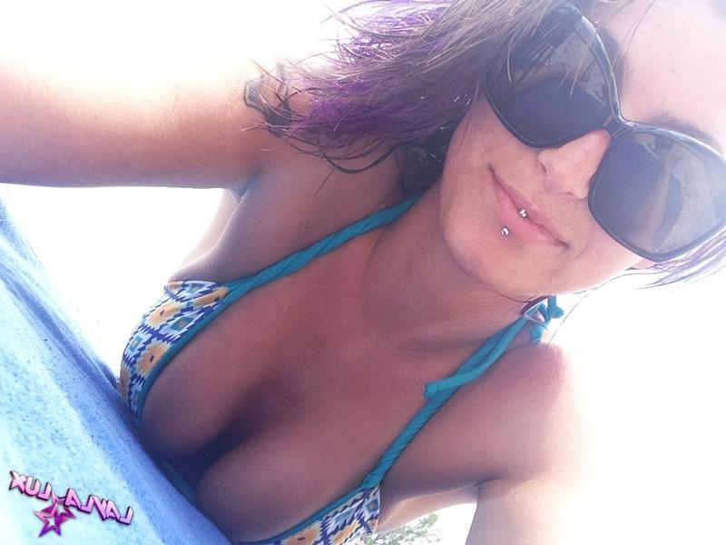 15P Hot alt girl Layla Lux takes selfies of her stunning body