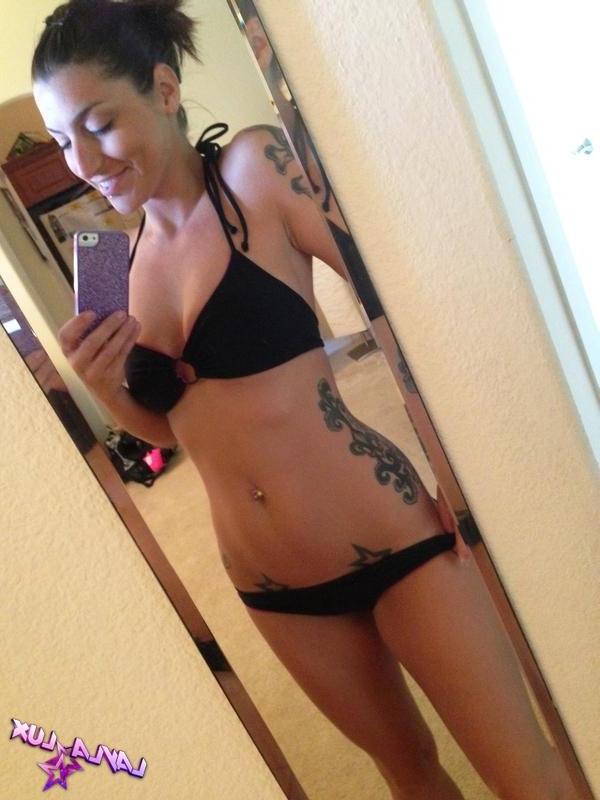 15P Hot alt girl Layla Lux takes selfies of her stunning body
