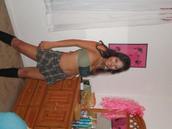 6P Hot indian chick please cum on pics