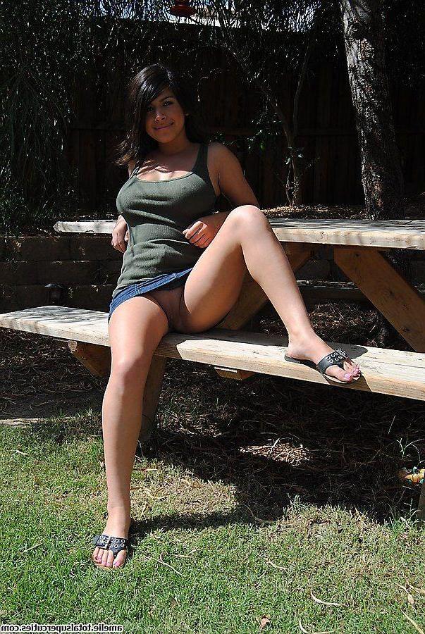 20P Pictures of teen babe Amelie showing her tits and upskirt pussy
