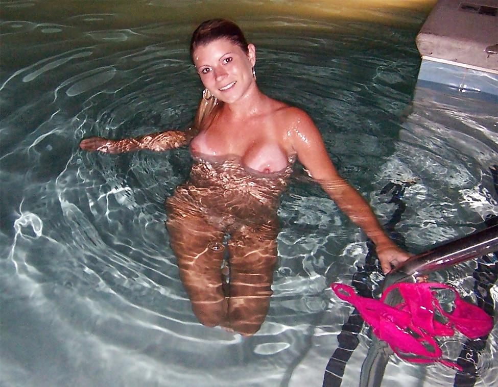 10P Midnight bath, hmmm too cool Caribbean