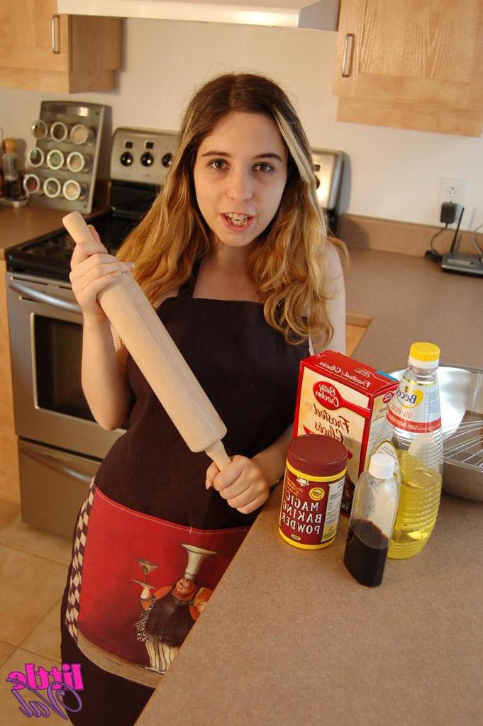15P Pictures of teen girl Little Val getting kinky in the kitchen