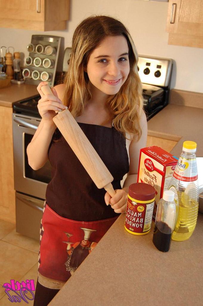 15P Pictures of teen girl Little Val getting kinky in the kitchen