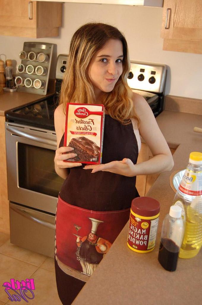 15P Pictures of teen girl Little Val getting kinky in the kitchen