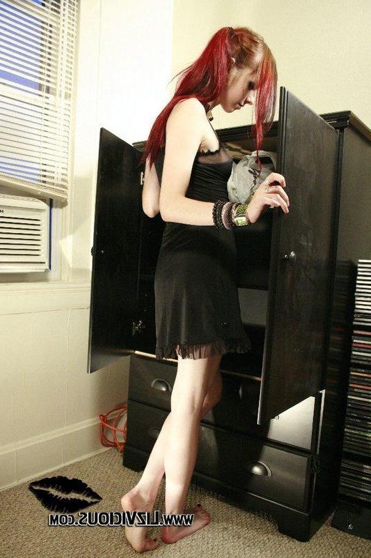 18P Liz Vicious gets some hot lesbian action from her girlfriend