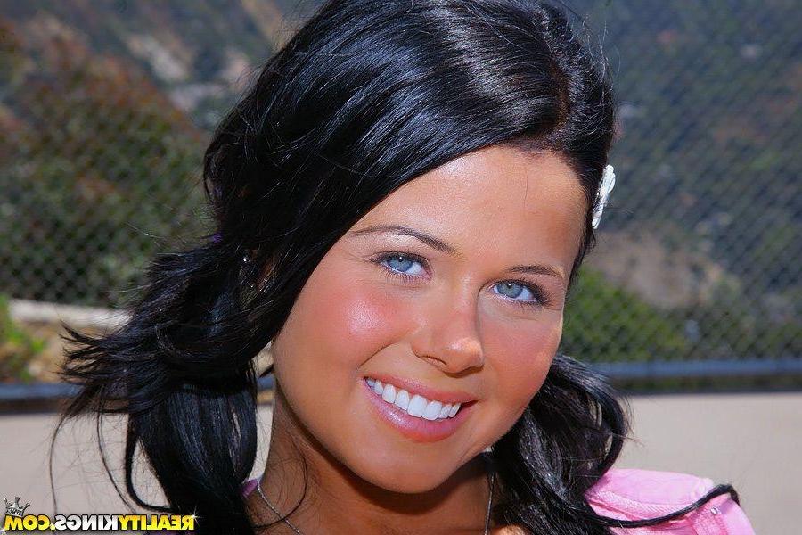 20P Pictures of Loni Evans getting fucked hard