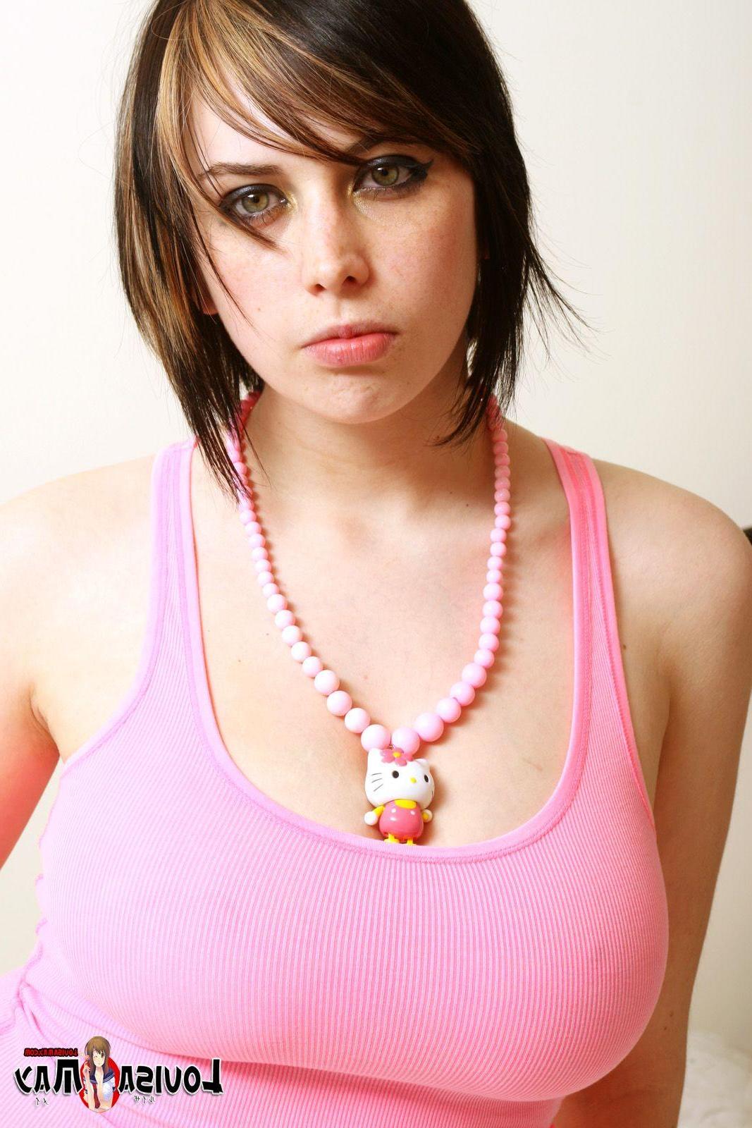 16P Pictures of teen girl Louisa May getting naked for you