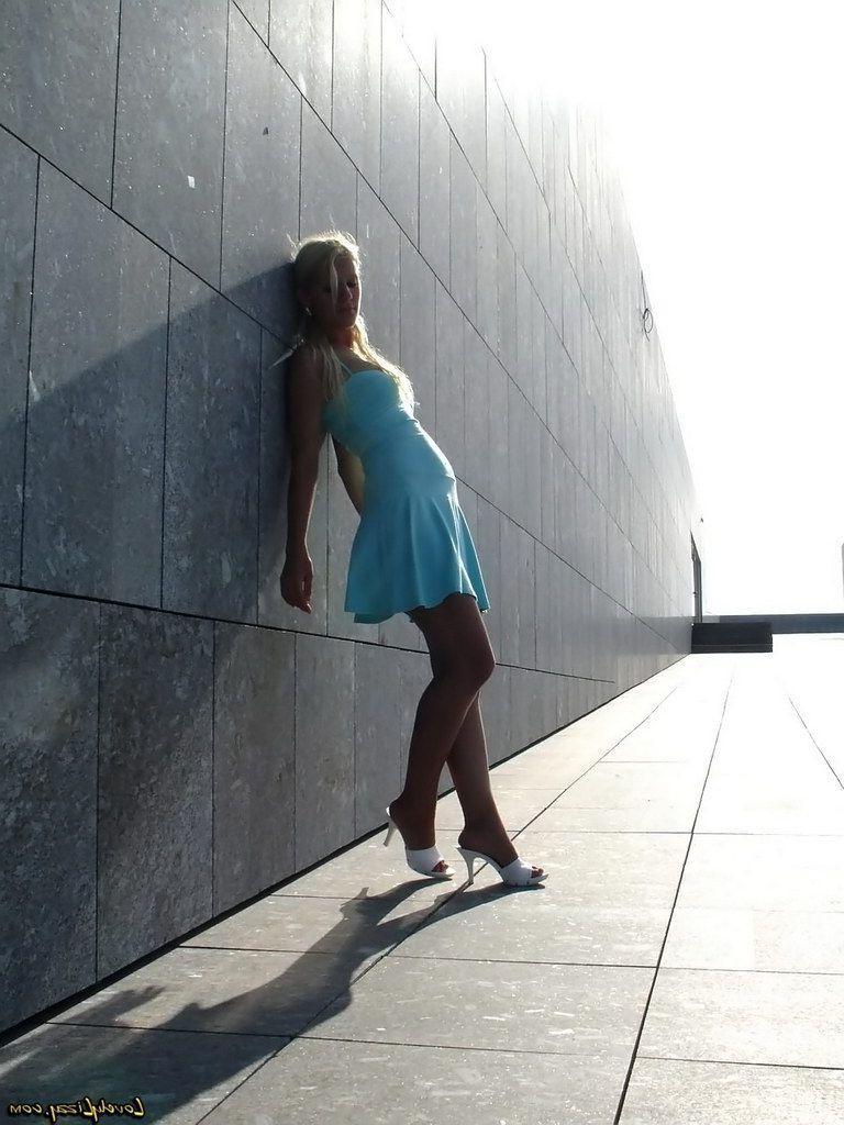 20P Pictures of teen girl Lovely Lizzy showing off her sexy ass
