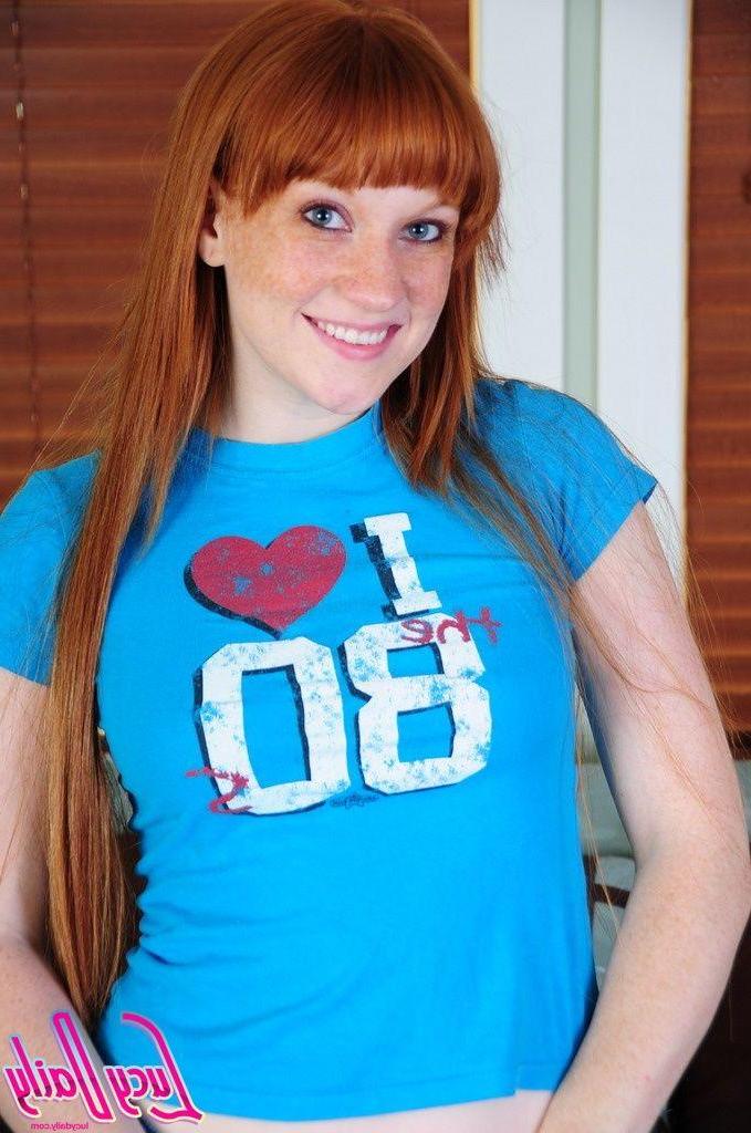 20P Pictures of teen porn girl Lucy Daily spreading her legs for sex