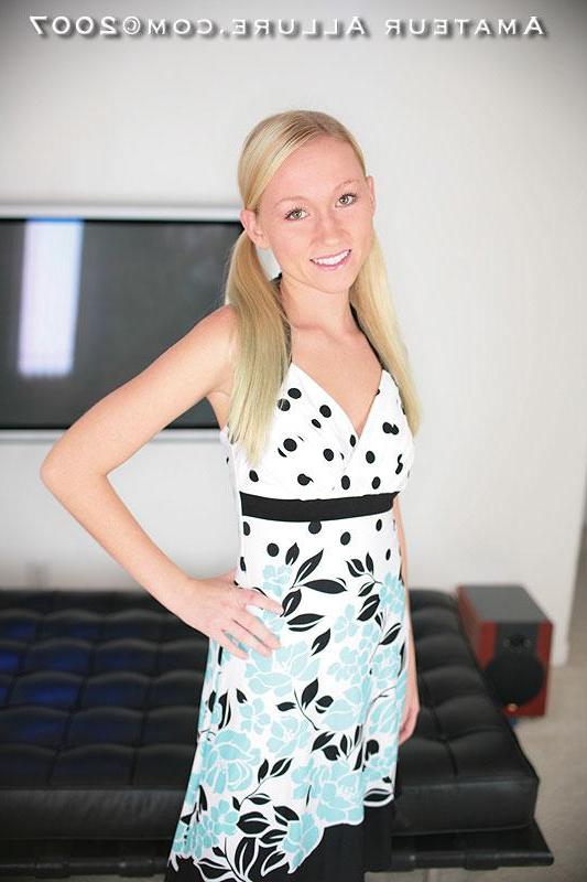 16P Pictures of a skinny blonde teen babe blows cock gets fucked