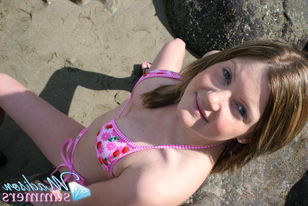 20P Pictures of teen amateur Madison Summers exposing her tits