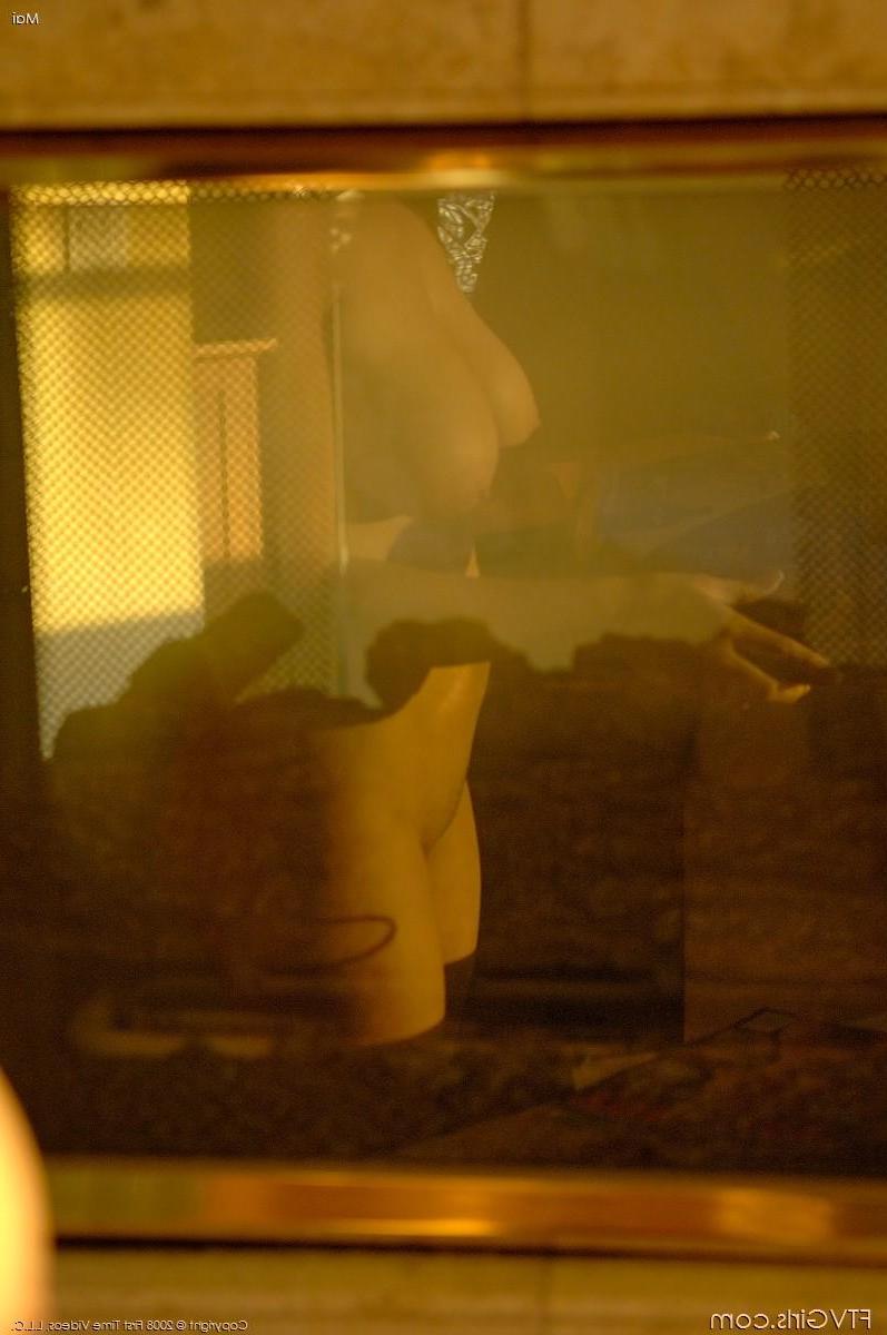 20P Pictures of teen girl Mai ready to be fucked