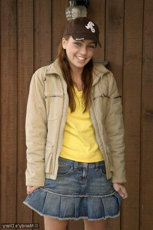 20P Pictures of teen girl Mandy's Diary showing you what's up her skirt