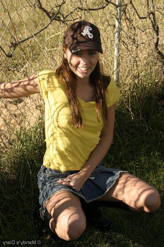20P Pictures of teen girl Mandy's Diary showing you what's up her skirt