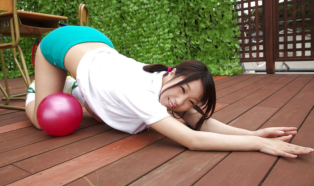 25P Japanese Bikini Babes-Ami Asai (3)