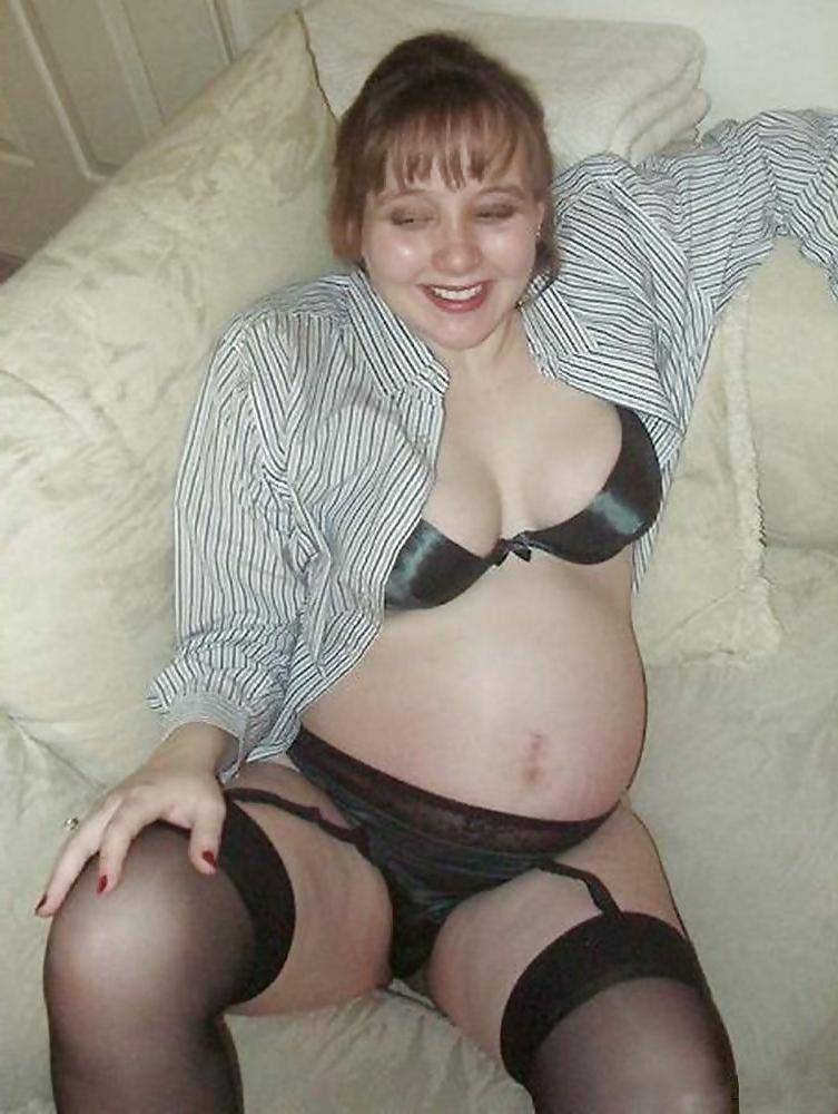 12P Beautiful Pregnant Spreads Pussy