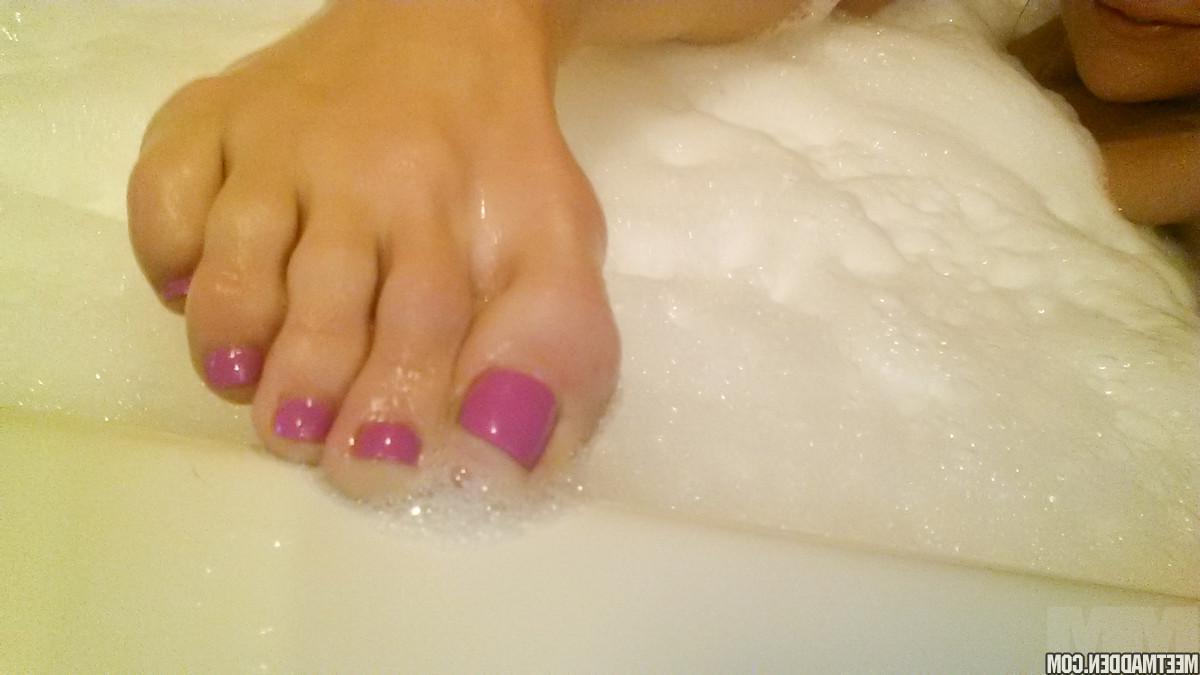 15P Blonde teen Madden takes selfies in the bathtub