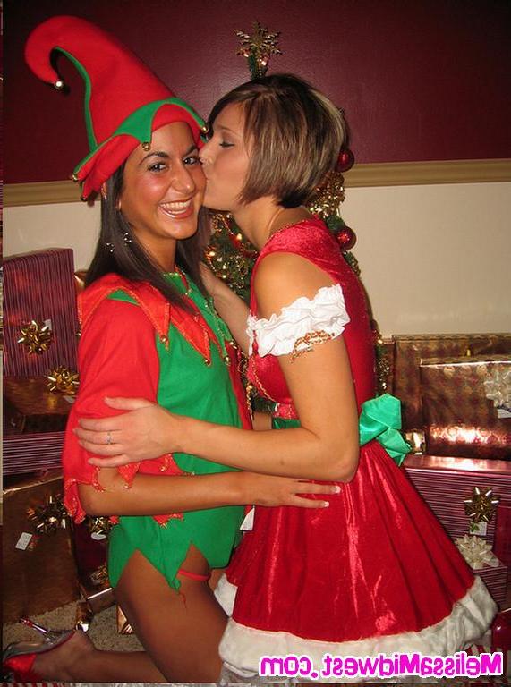 20P Pictures of teen babe Melissa Midwest celebrating xmas with her girlfriend