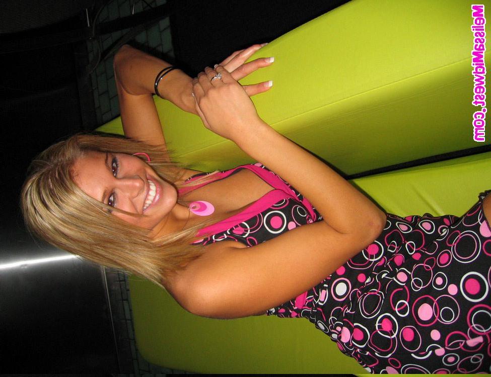 15P Melissa fucking around at a bar