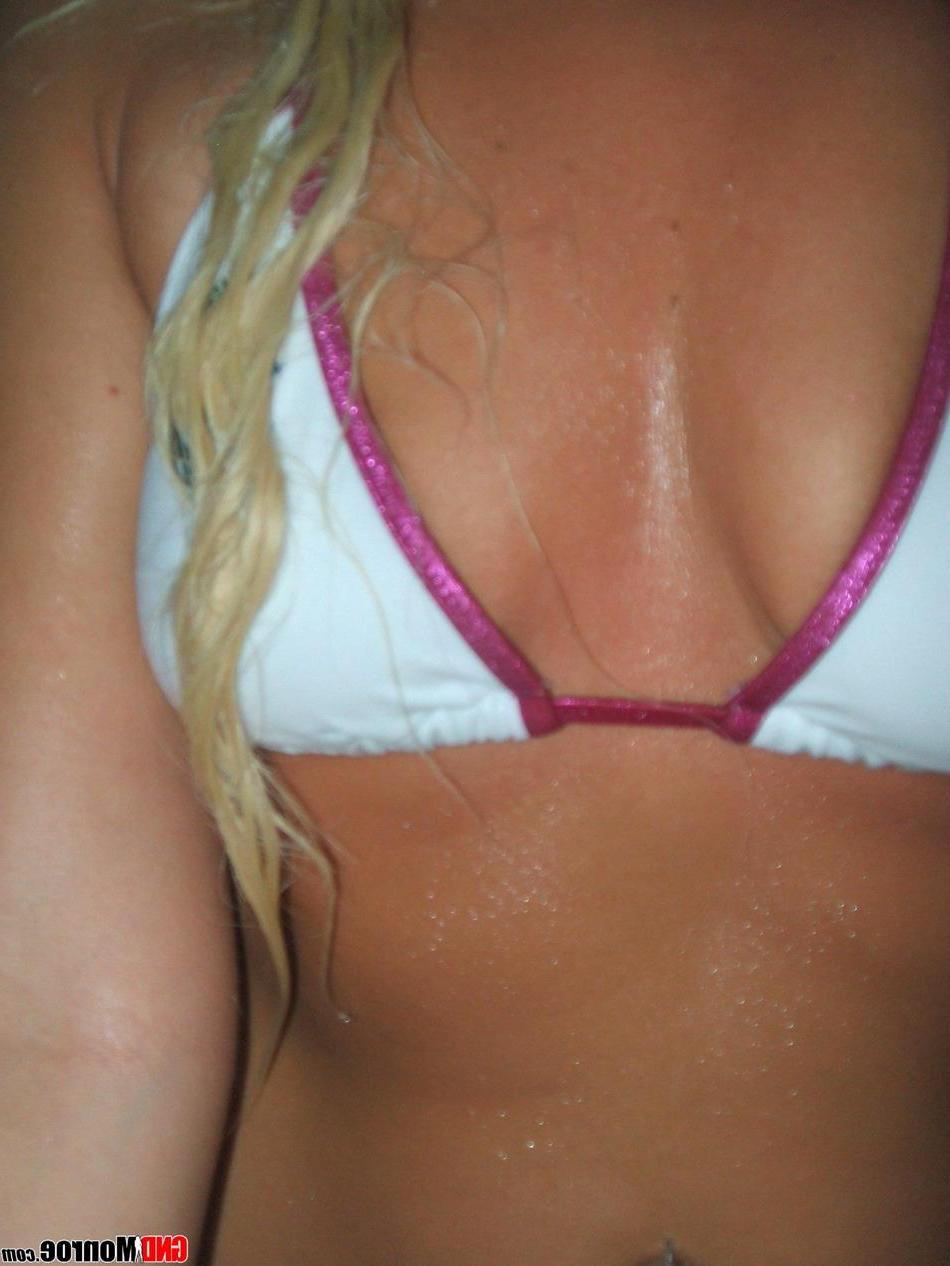 15P Pictures of GND Monroe getting all hot and wet for you