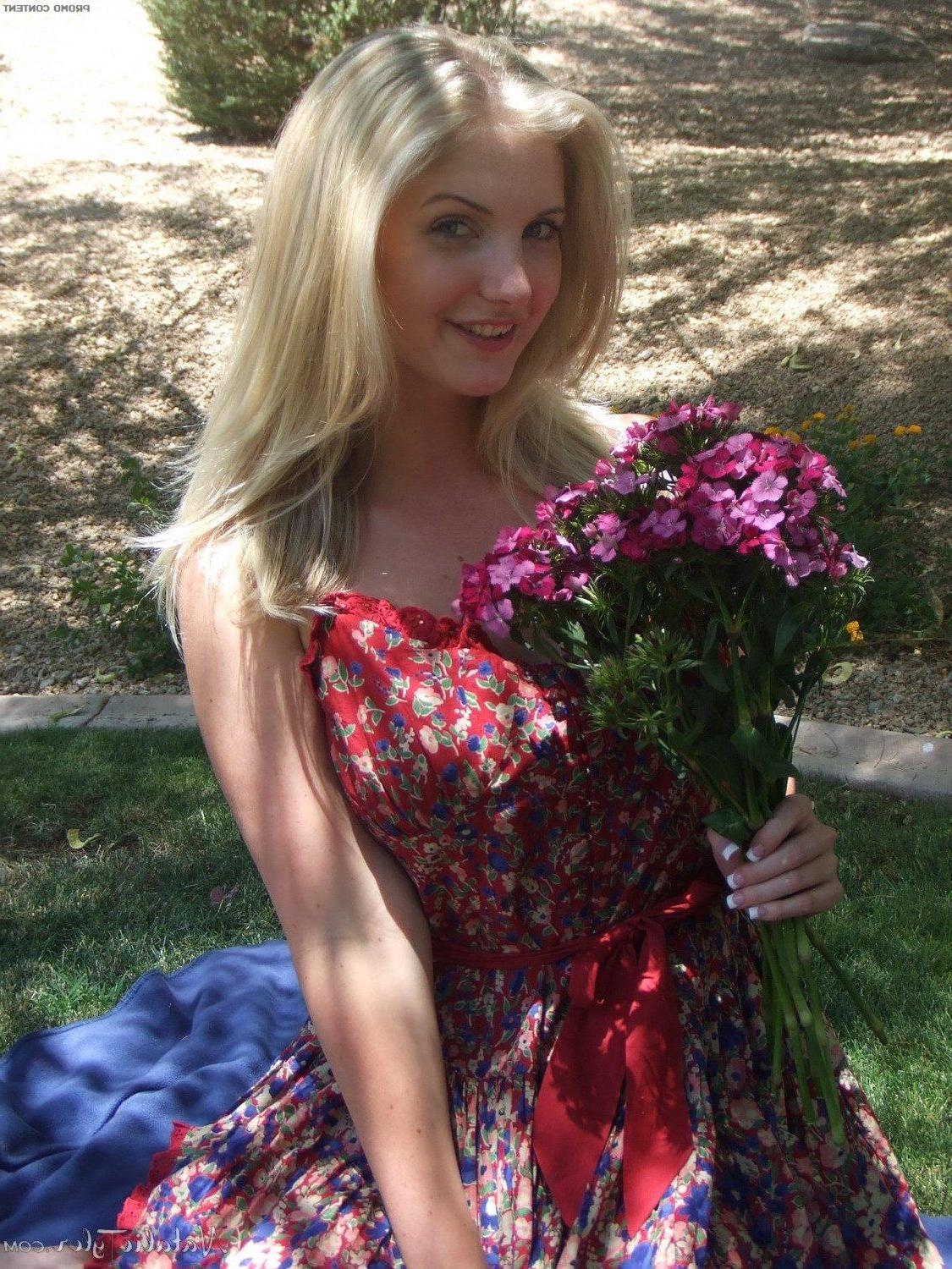 15P Pictures of Natalie Tyler showing you her tits and pussy on a picnic