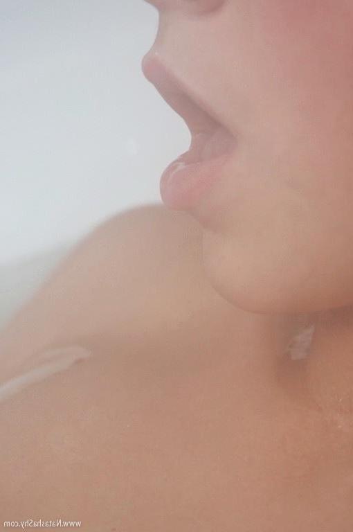 15P Pictures of teen cutie Natasha Shy thinking about you in the bath