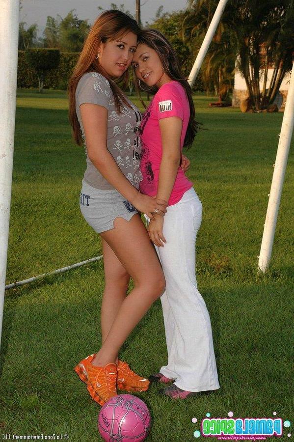 15P Pictures of teen Pamela Spice making love to her girlfriend