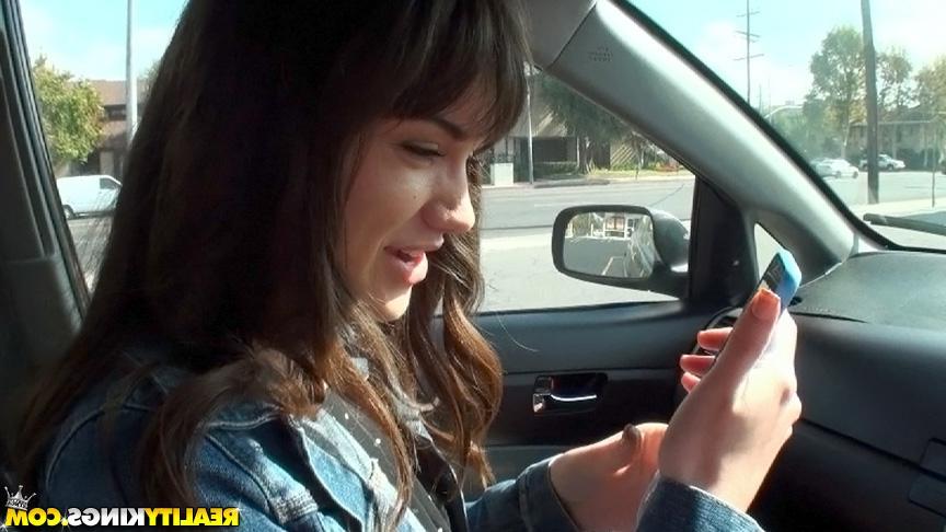 20P Amateur girl Paris Lincoln fucks a stranger in a motel