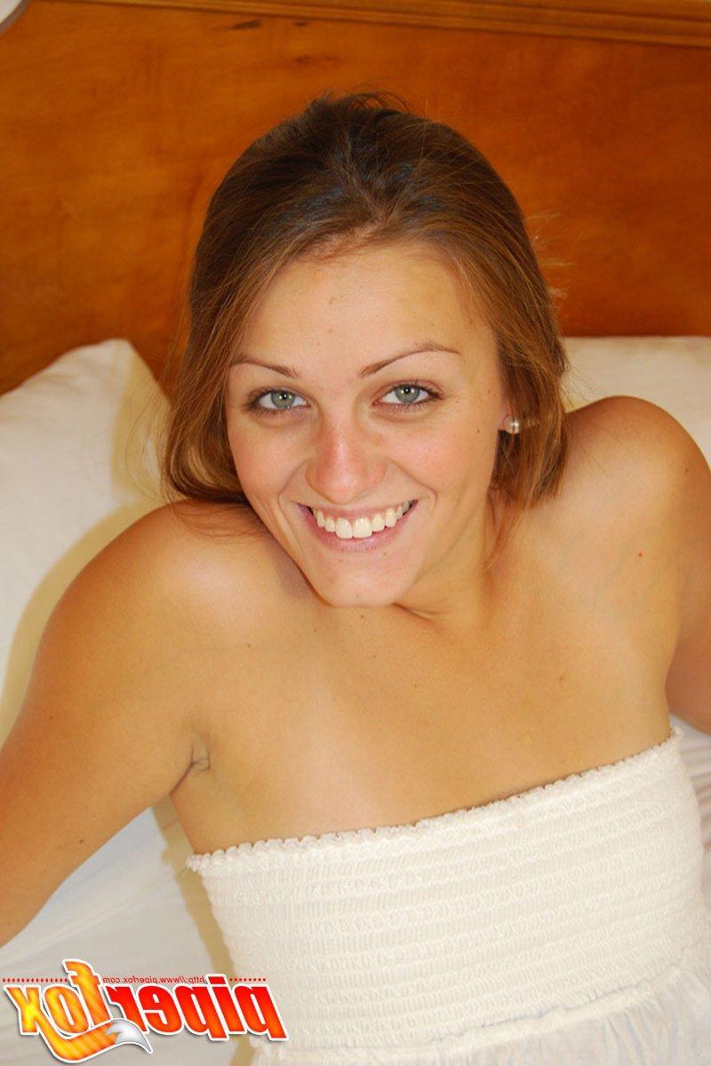 15P Pictures of teen girl Piper Fox waiting for you in bed
