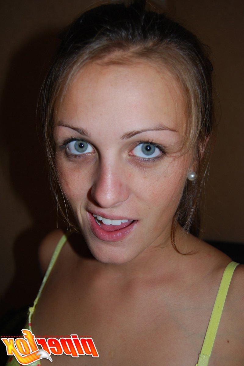 16P Pictures of teen chick Piper Fox getting off with her girlfriend