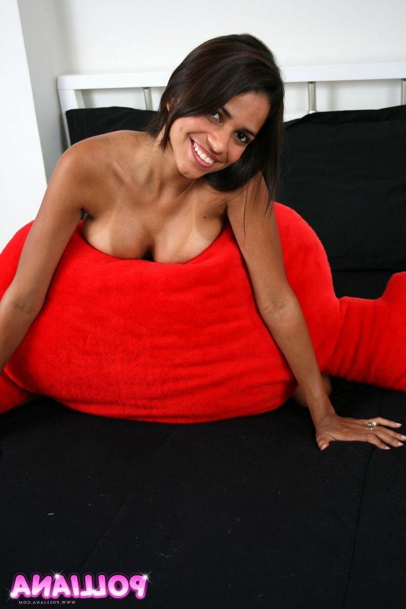 15P Pictures of teen girl Polliana teasing with her hotness
