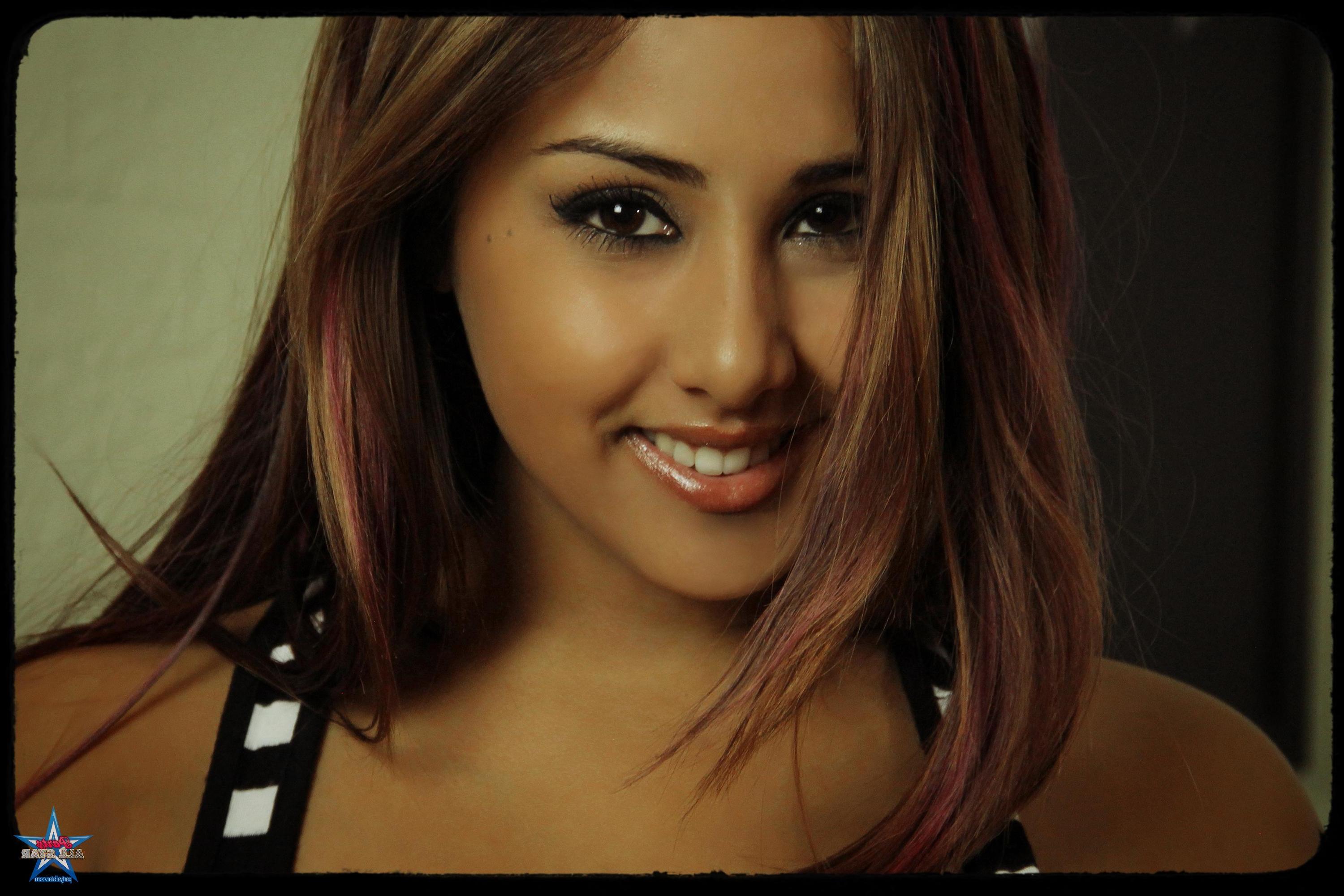 16P Teen hottie Pookie strips and teases in "Braless and Flawless"