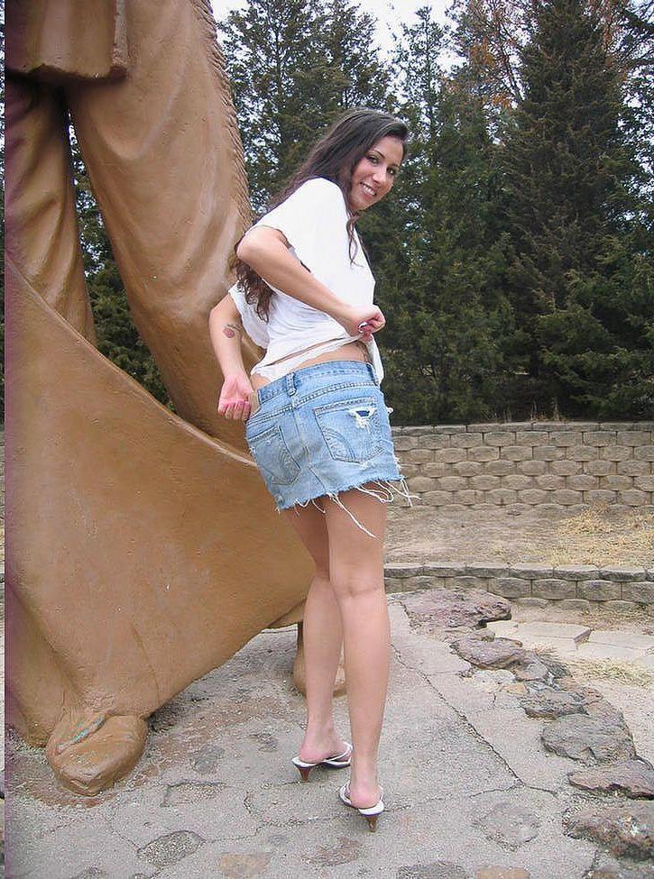 20P Pictures of teen Pretty Marie exposing herself outside