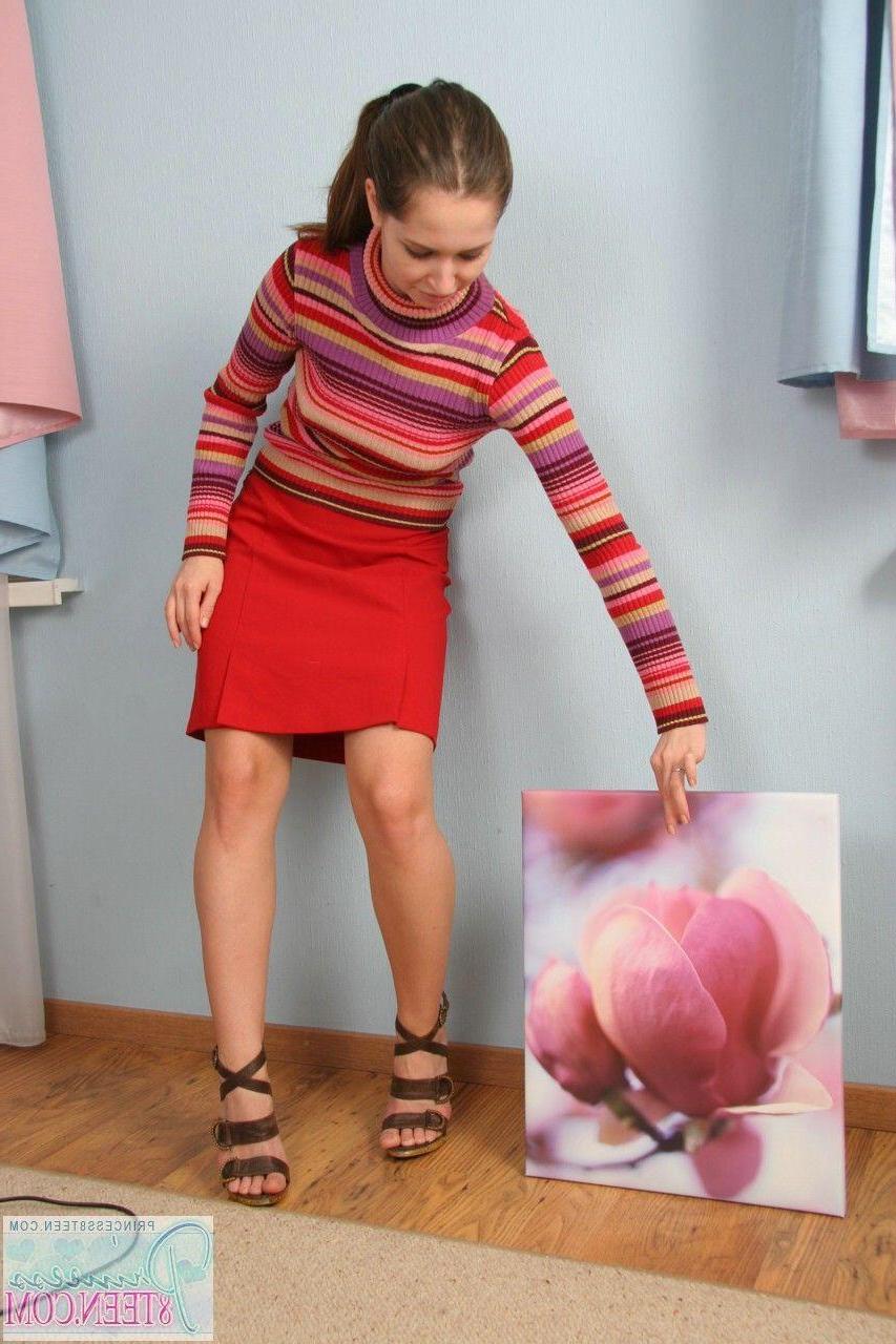 15P Pictures of teen cutie Princess 8Teen exposing her tits