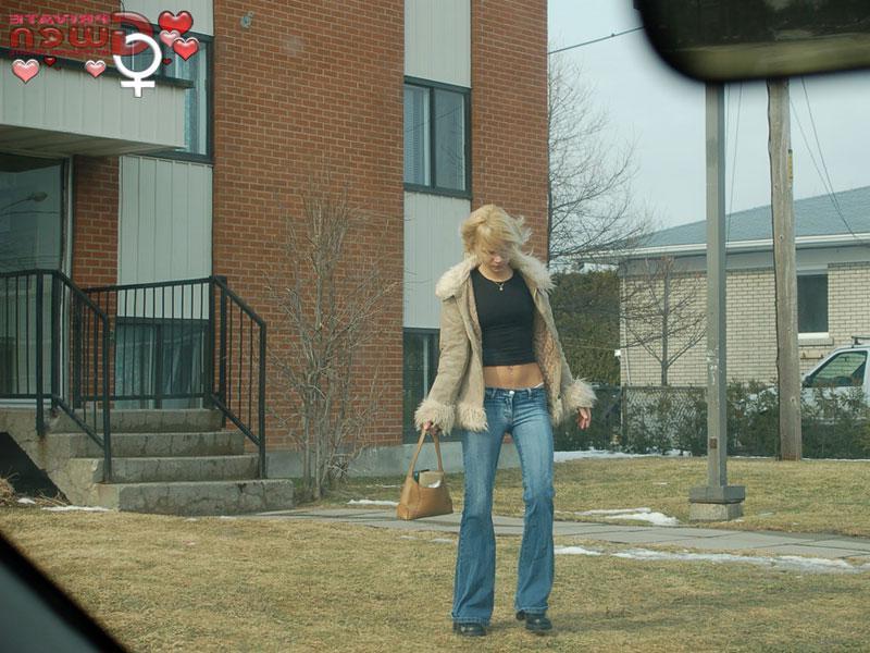 16P Pictures of teen star Private Gwen taking pictures of herself out and about