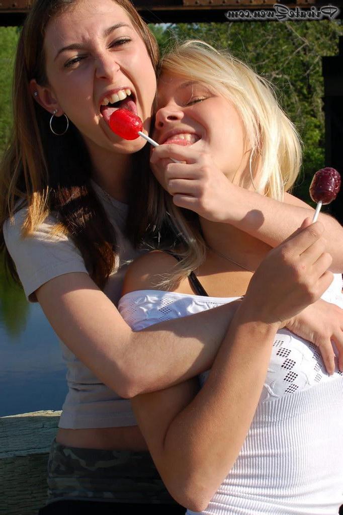 16P Pictures of Private Gwen having some outdoor fun with a girlfriend